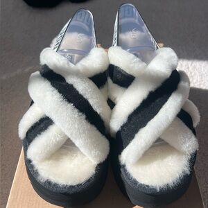 NWT UGG Women's Disco Cross Slide Slipper.